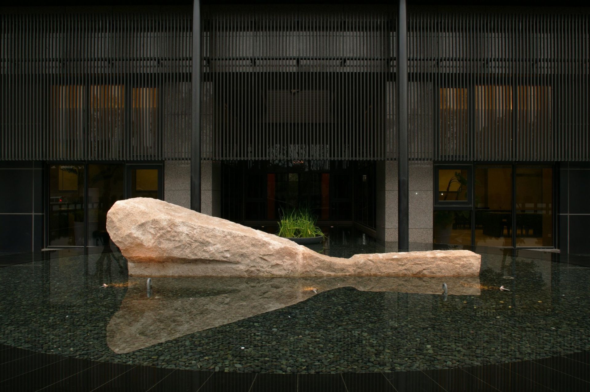 陸江建設