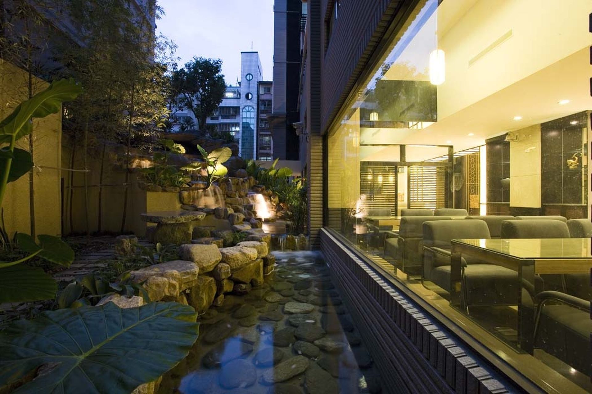 陸江建設
