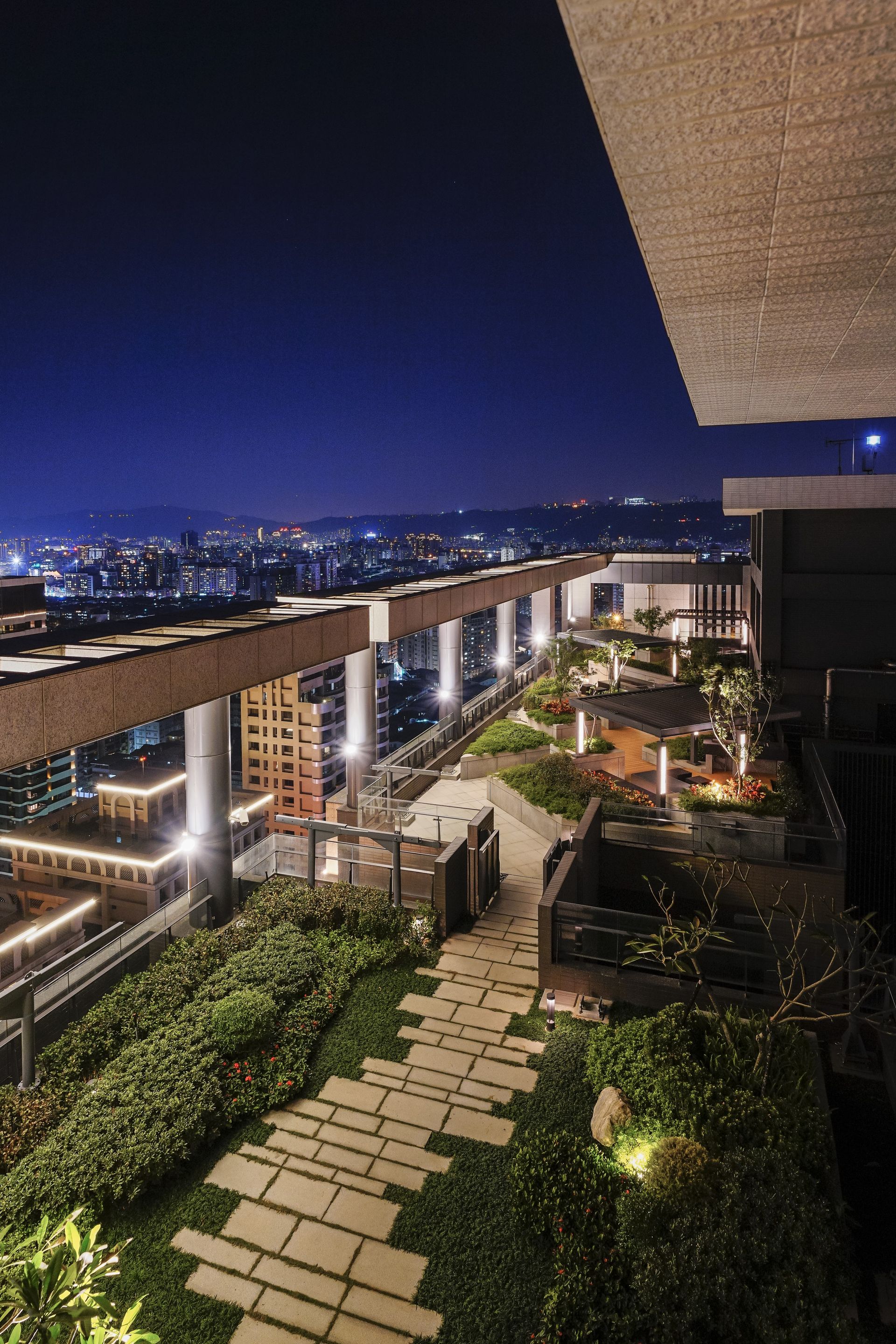 陸江建設